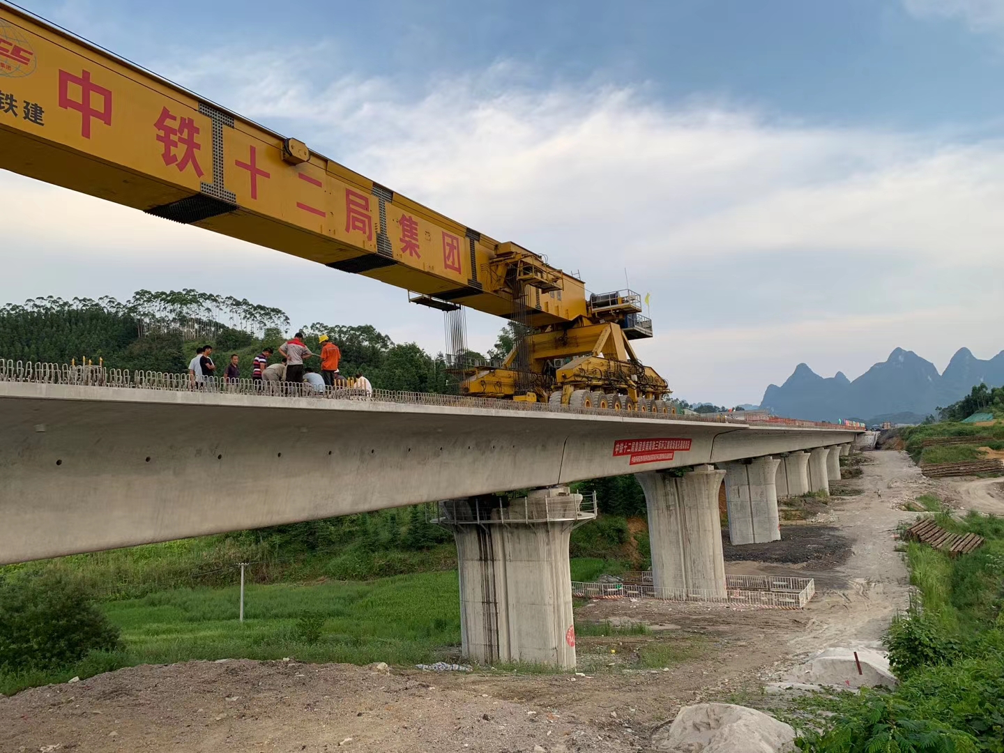 黄浦预应力加固在公路桥梁施工应用